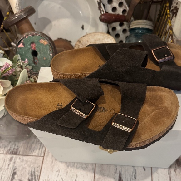 BIRKENSTOCK ARIZONA SANDAL | MOCHA Brown SUEDE Leather | 44 | Worn ONCE Inside! - Picture 3 of 7